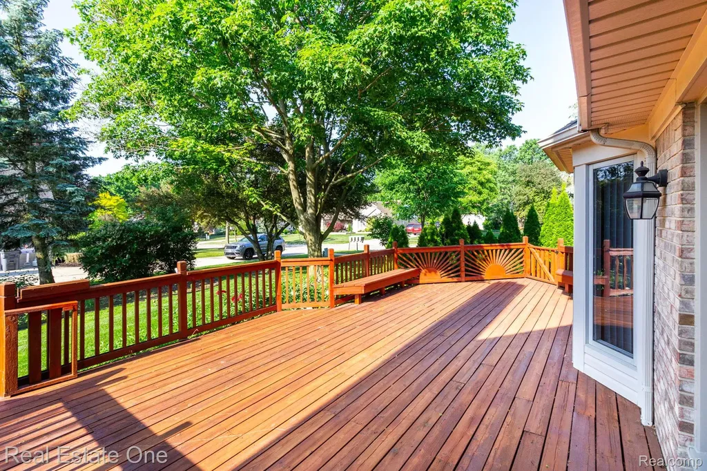1459 Almond Drive Troy City MI 48098