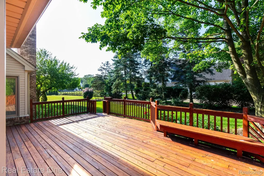 1459 Almond Drive Troy City MI 48098