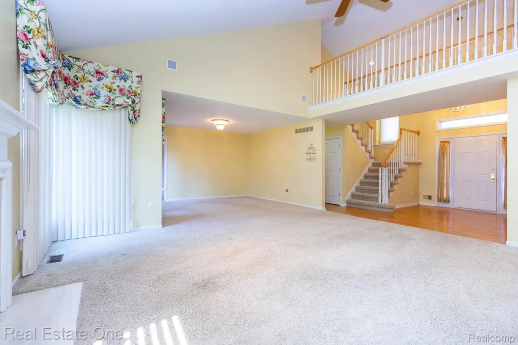 1459 Almond Drive Troy City MI 48098