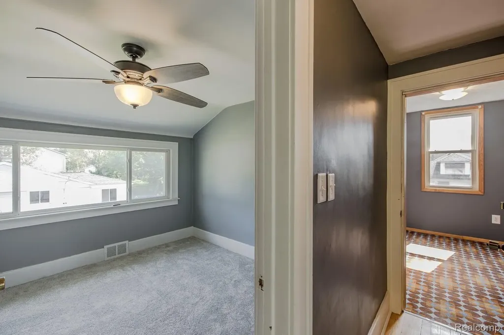 21202 Collingham Avenue Farmington City MI 48336