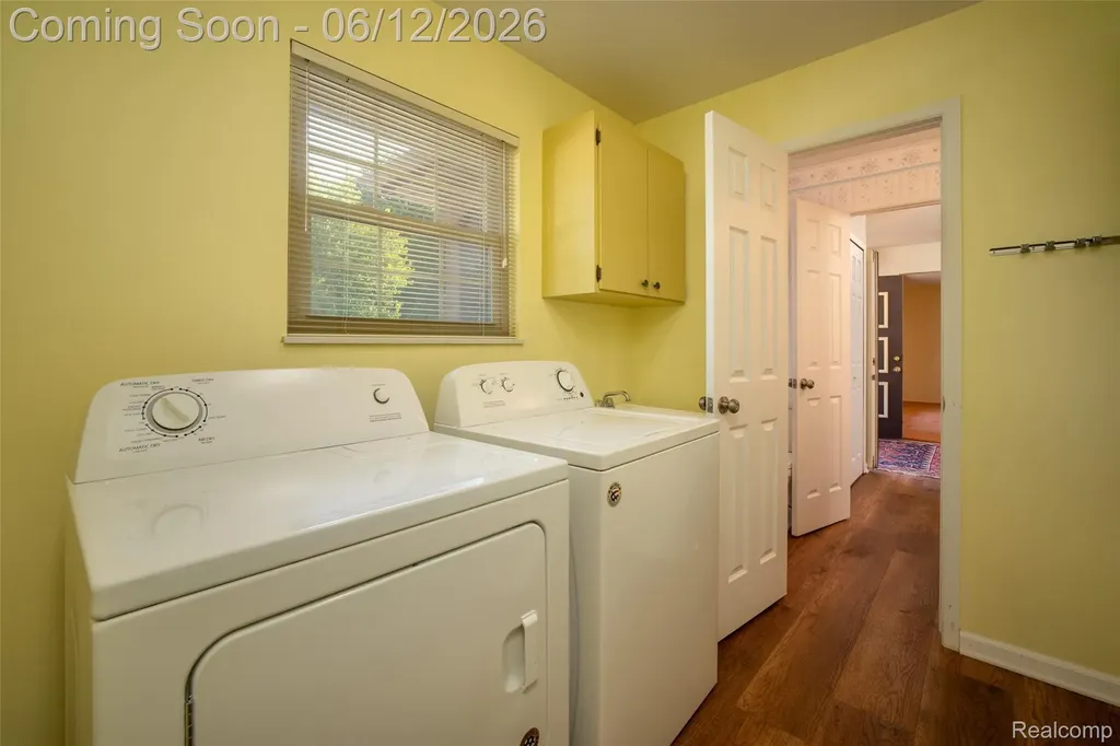 18871 Comstock Street Livonia City MI 48152