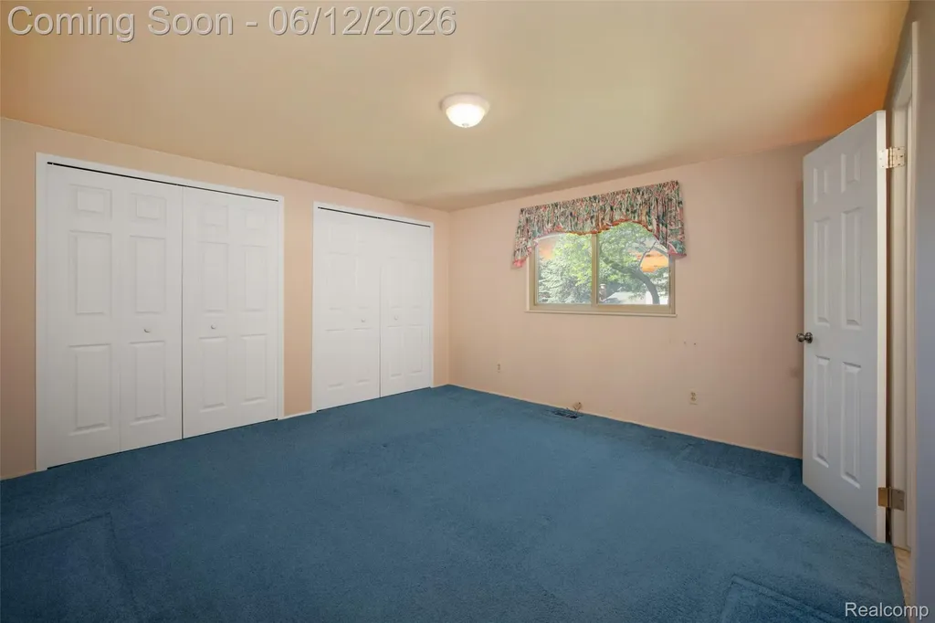 18871 Comstock Street Livonia City MI 48152
