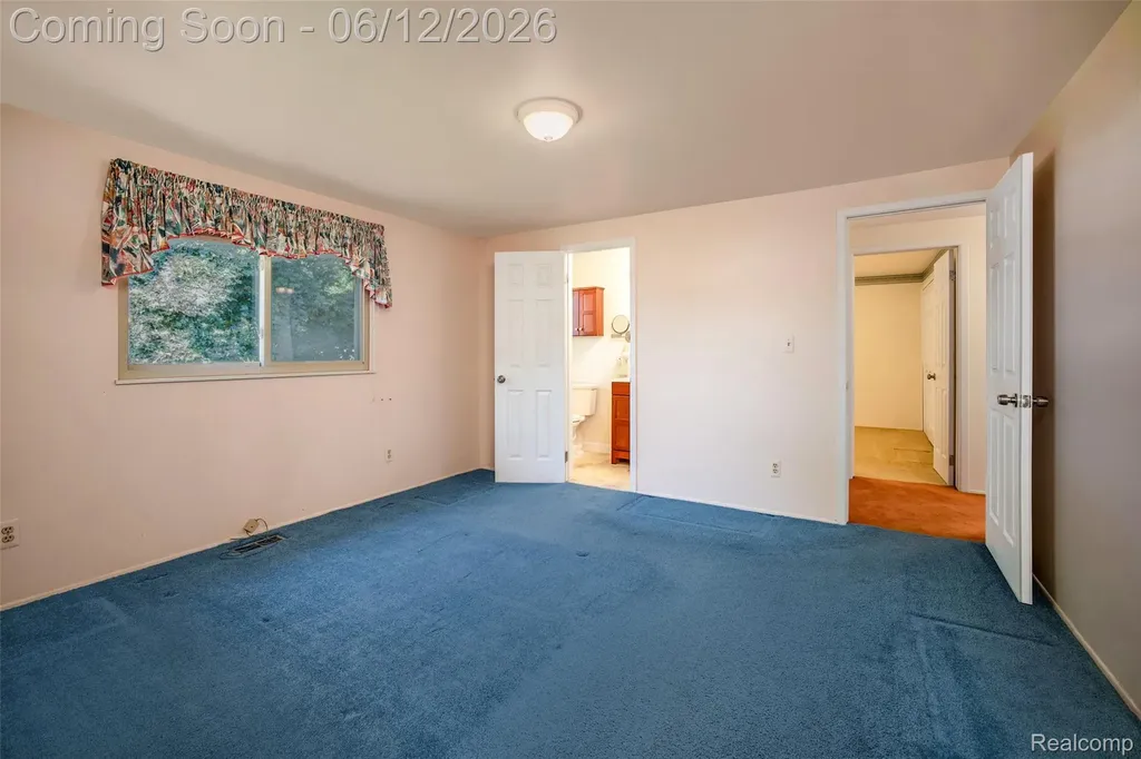 18871 Comstock Street Livonia City MI 48152