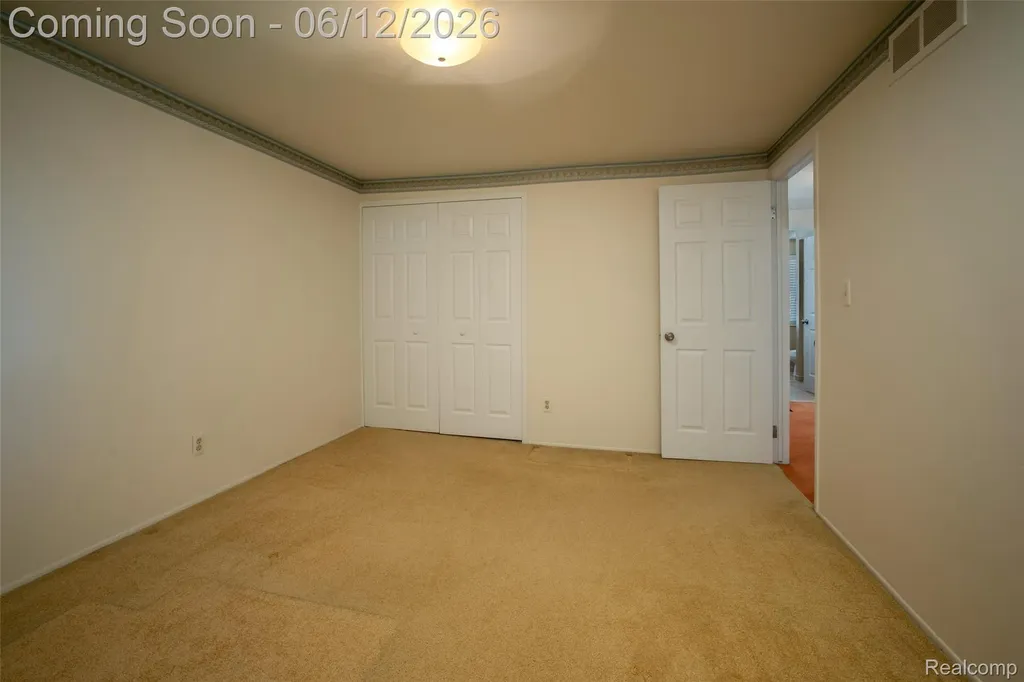 18871 Comstock Street Livonia City MI 48152