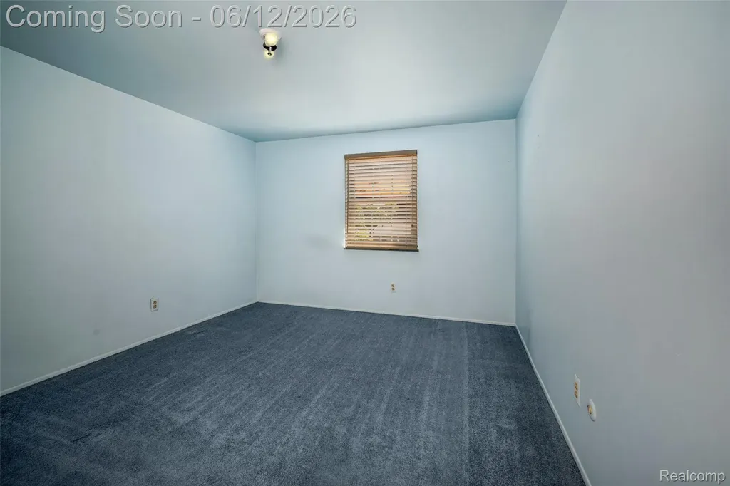 18871 Comstock Street Livonia City MI 48152