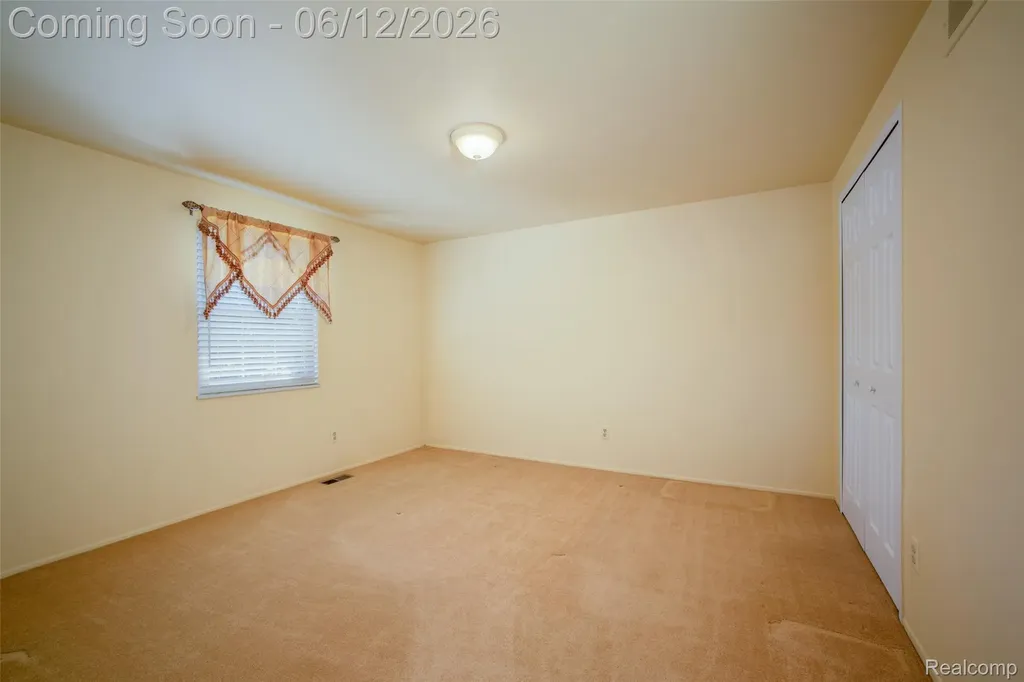 18871 Comstock Street Livonia City MI 48152