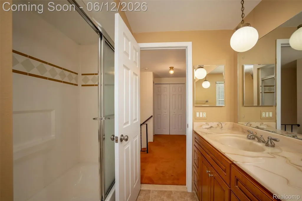18871 Comstock Street Livonia City MI 48152