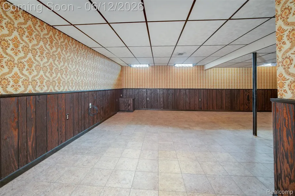 18871 Comstock Street Livonia City MI 48152