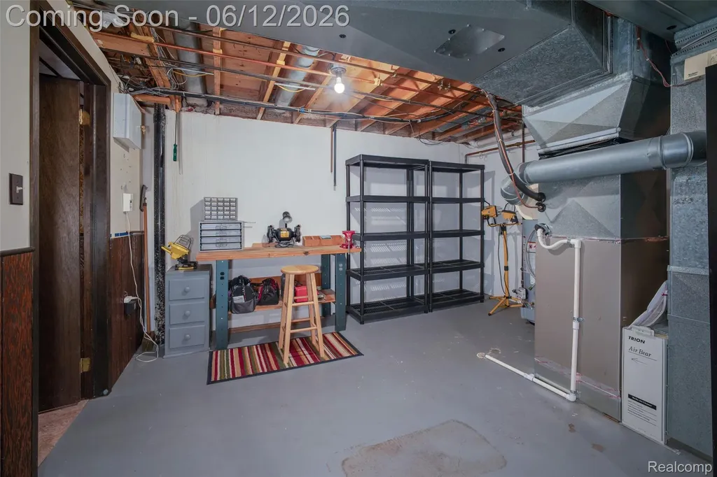 18871 Comstock Street Livonia City MI 48152