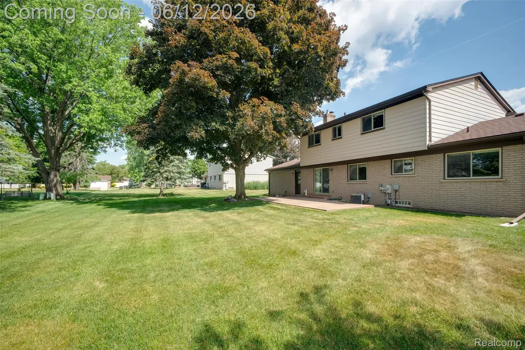 18871 Comstock Street Livonia City MI 48152
