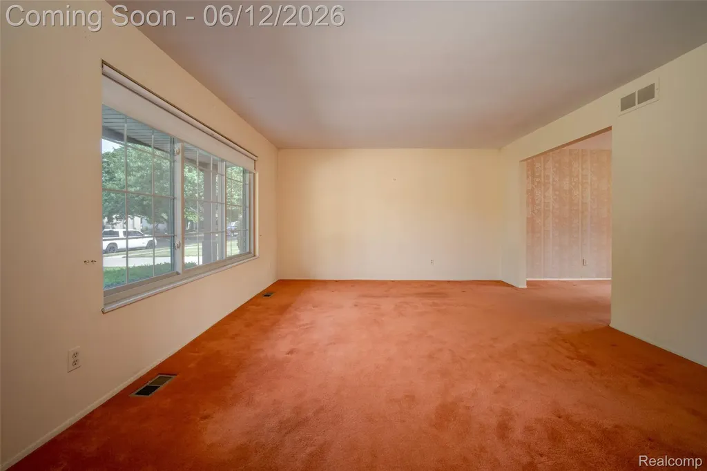 18871 Comstock Street Livonia City MI 48152