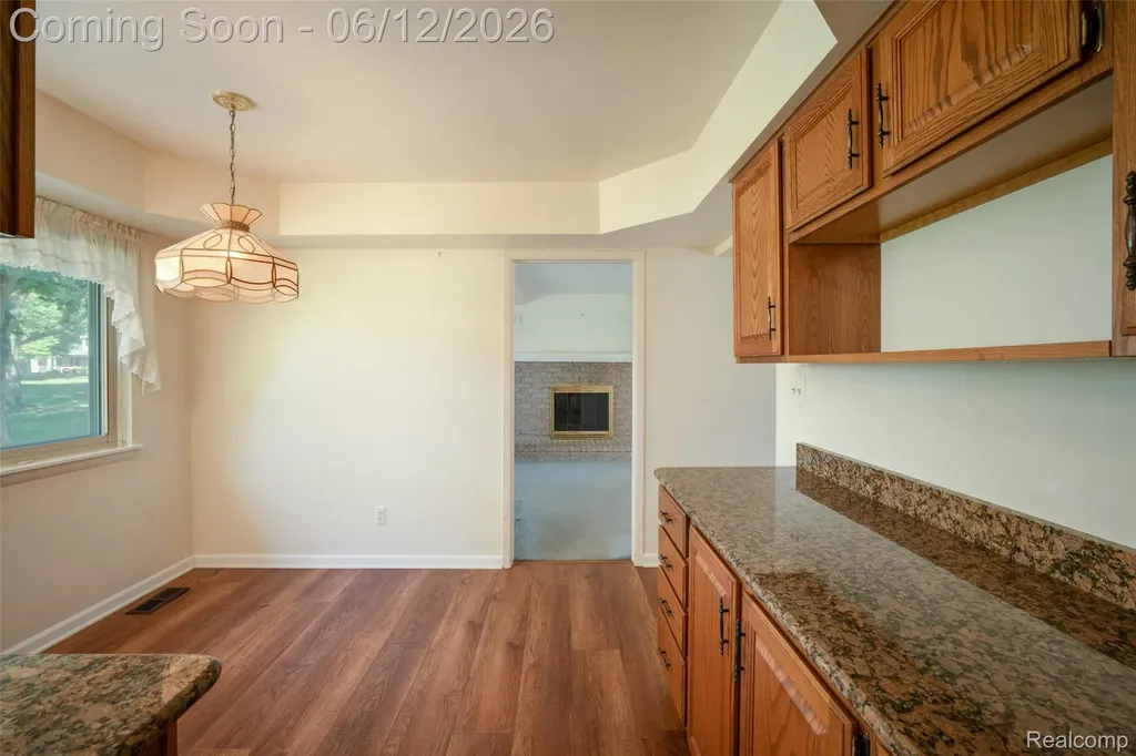 18871 Comstock Street Livonia City MI 48152
