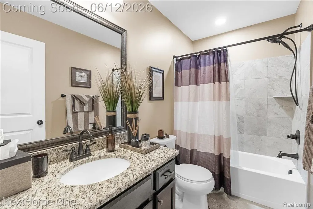 432 Maple Cove Circle Saline City MI 48176
