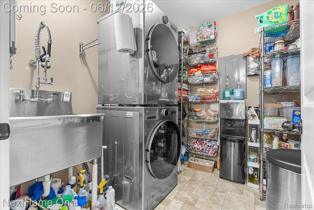 432 Maple Cove Circle Saline City MI 48176