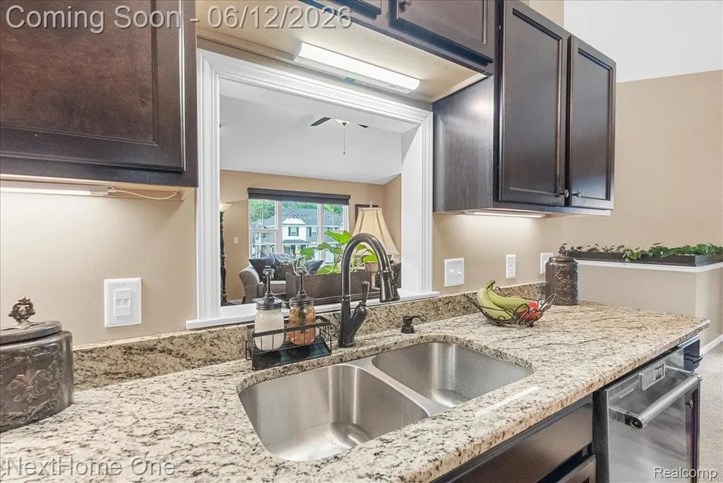 432 Maple Cove Circle Saline City MI 48176
