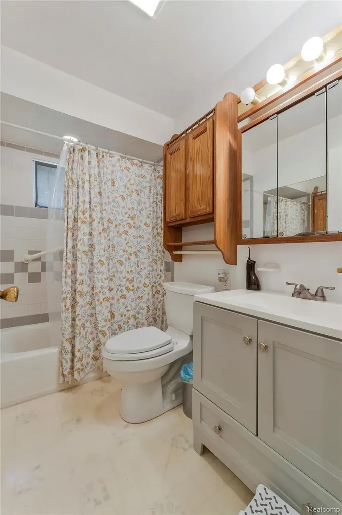 34819 Florence Street Westland City MI 48185