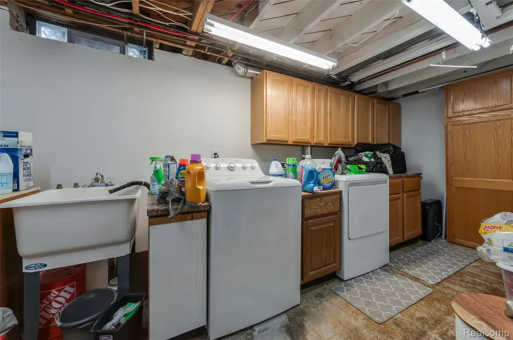 34819 Florence Street Westland City MI 48185