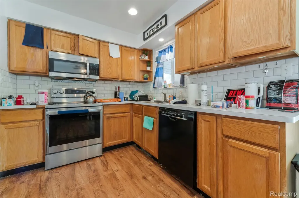 34819 Florence Street Westland City MI 48185