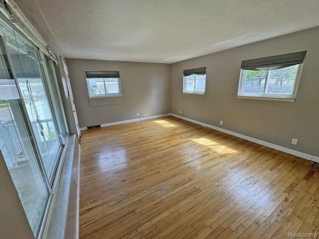 627 Wesbrook Street Pontiac City MI 48340