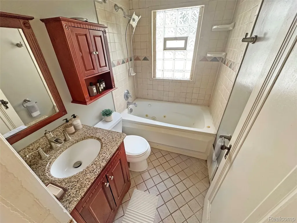 627 Wesbrook Street Pontiac City MI 48340