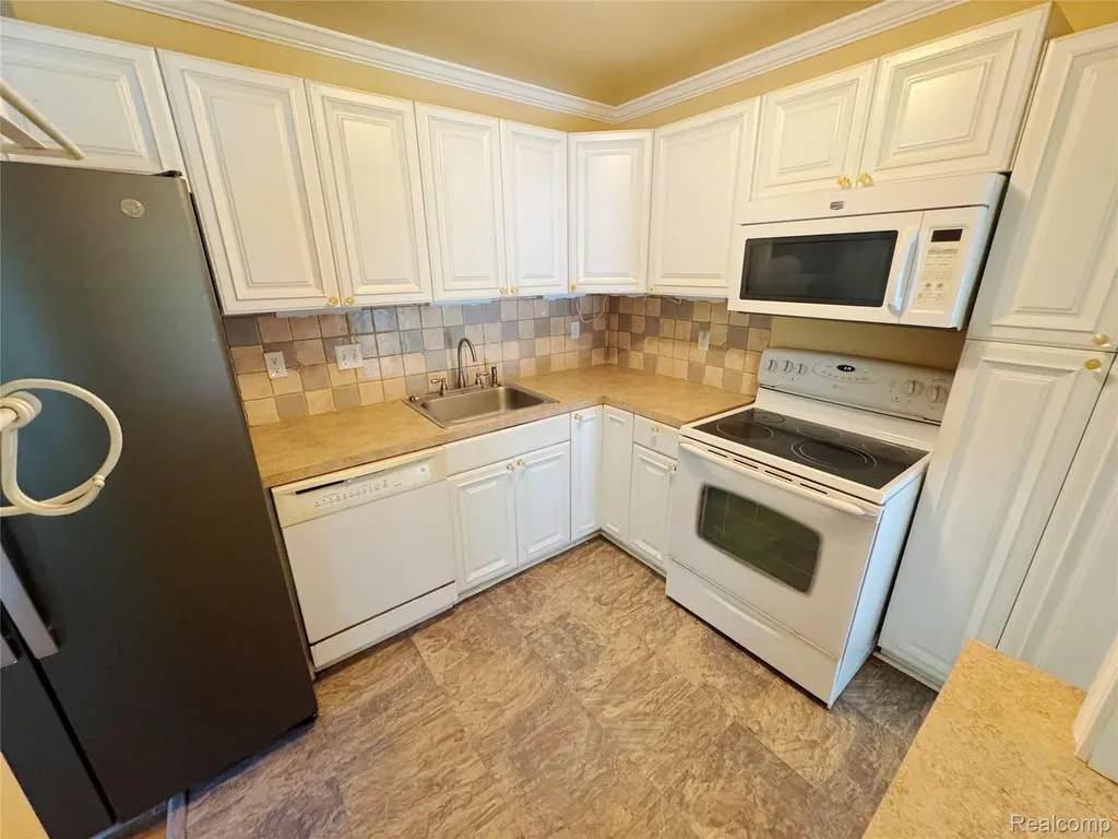 627 Wesbrook Street Pontiac City MI 48340