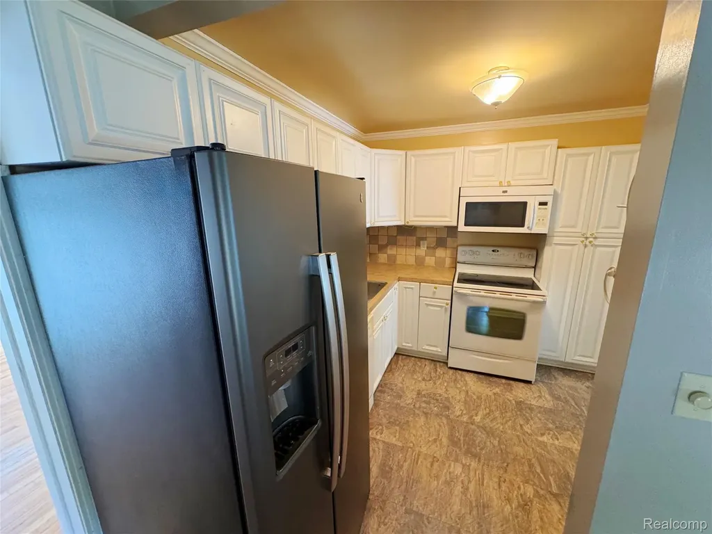 627 Wesbrook Street Pontiac City MI 48340