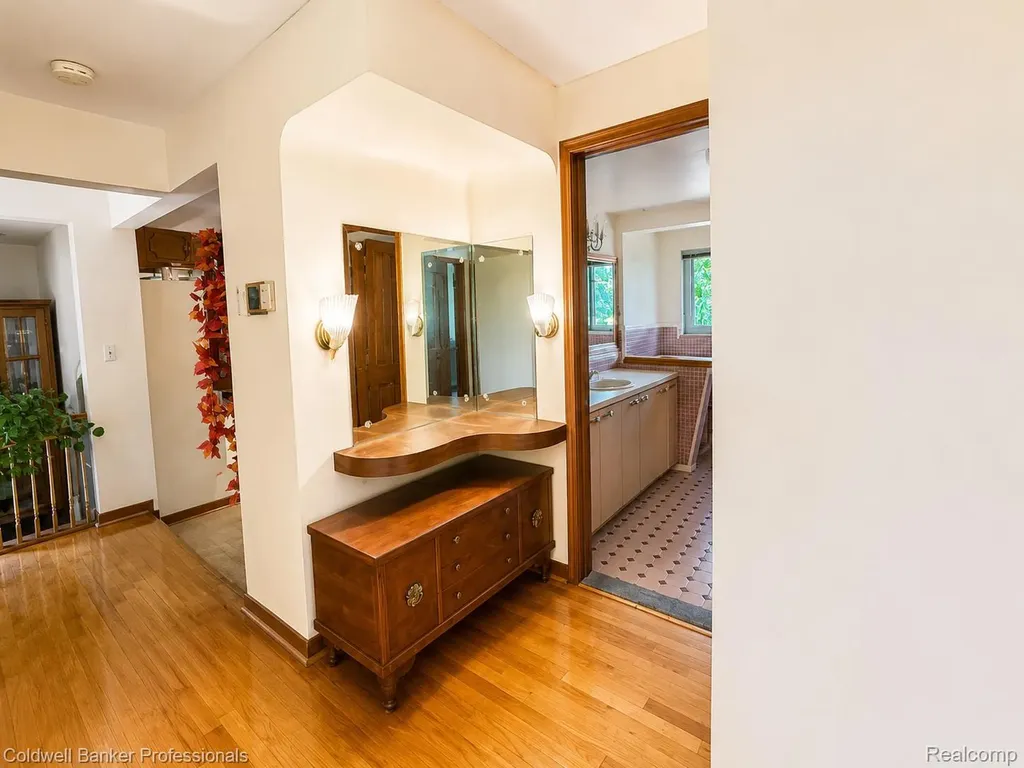 53238 Saturn Drive Shelby Charter Township MI 48316