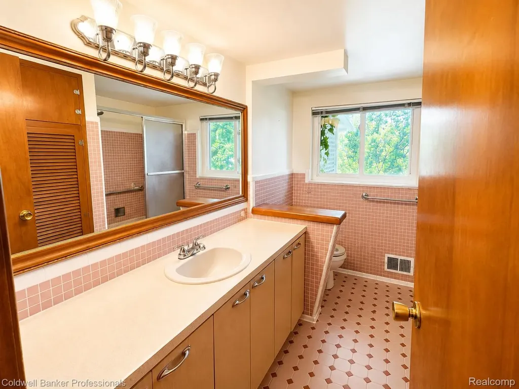 53238 Saturn Drive Shelby Charter Township MI 48316