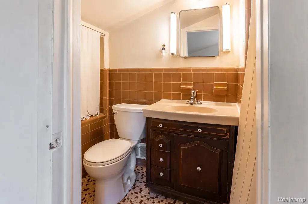 18345 Fremont Street Livonia City MI 48152