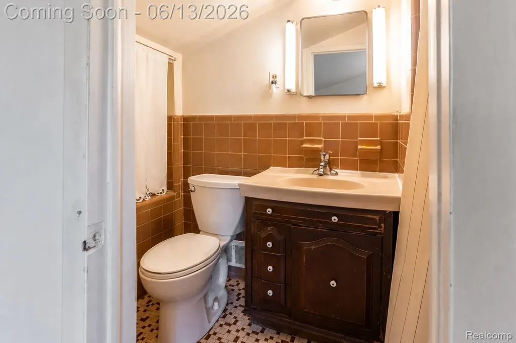 18345 Fremont Street Livonia City MI 48152