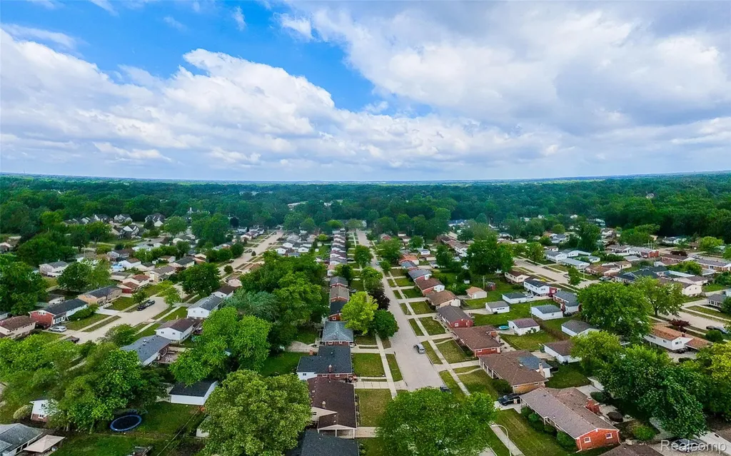 18345 Fremont Street Livonia City MI 48152