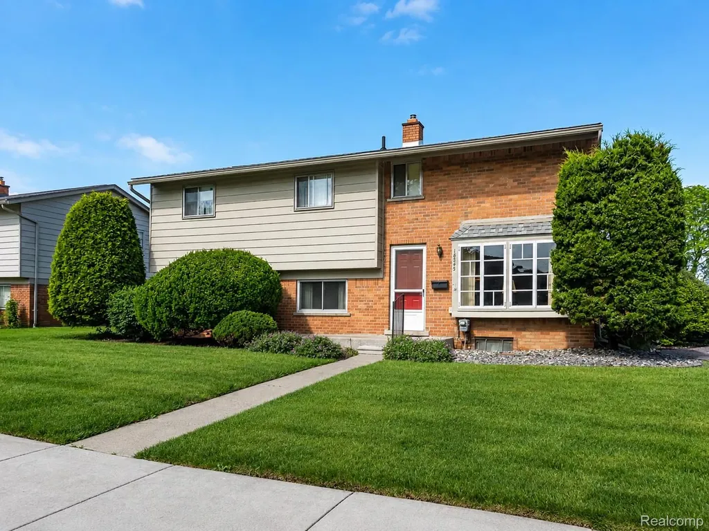 18345 Fremont Street Livonia City MI 48152