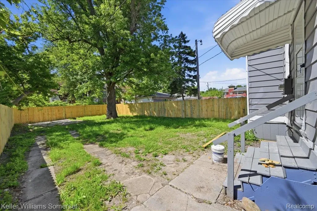 693 Calvert Street Detroit City MI 48202