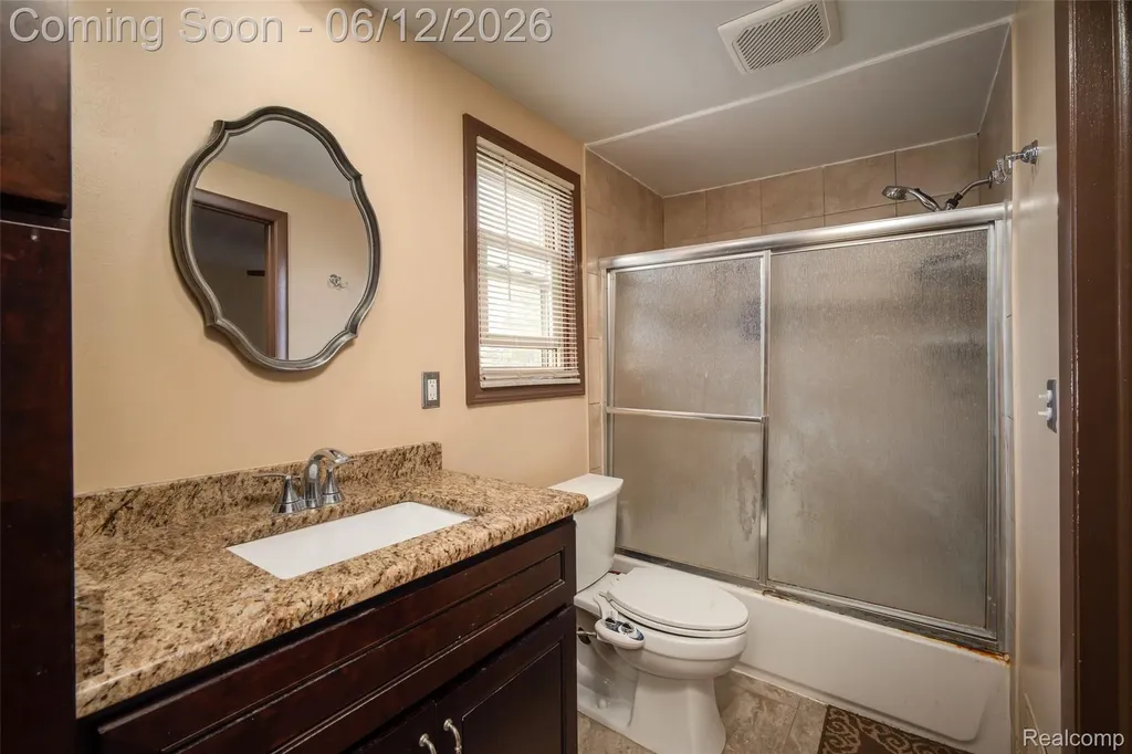 5061 Temple Drive Sterling Heights City MI 48310