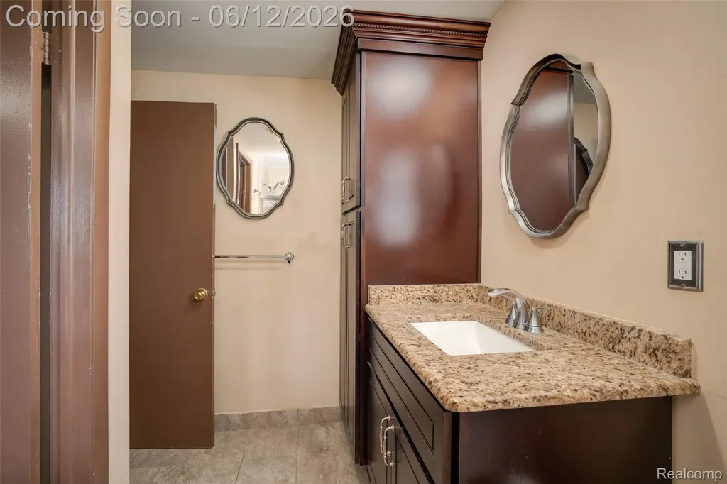 5061 Temple Drive Sterling Heights City MI 48310