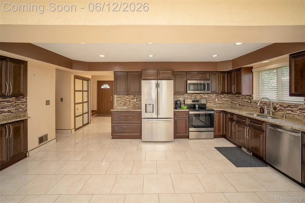 5061 Temple Drive Sterling Heights City MI 48310