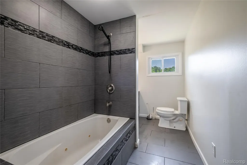 12238 Jennings Road Fenton Charter Township MI 48451