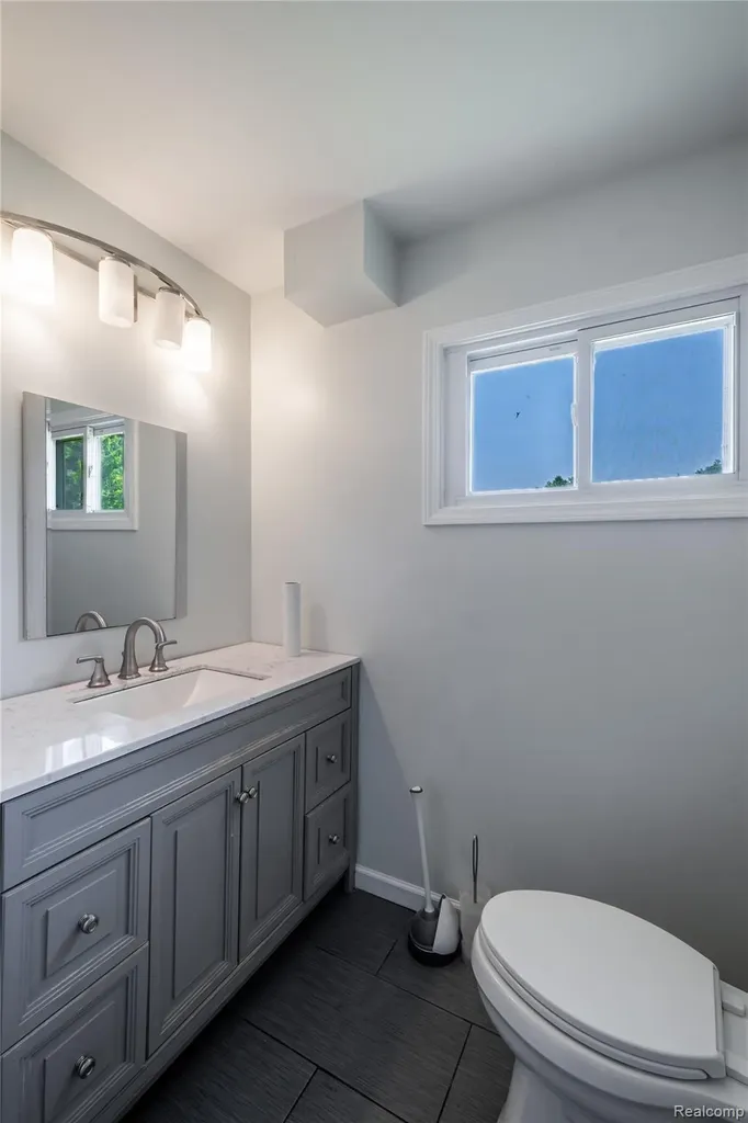 12238 Jennings Road Fenton Charter Township MI 48451