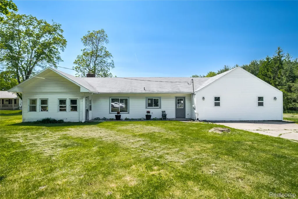 12238 Jennings Road Fenton Charter Township MI 48451