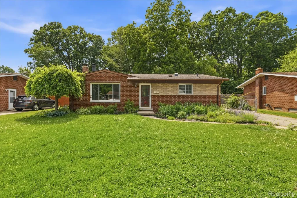 22159 W Brandon Street Farmington Hills City MI 48336