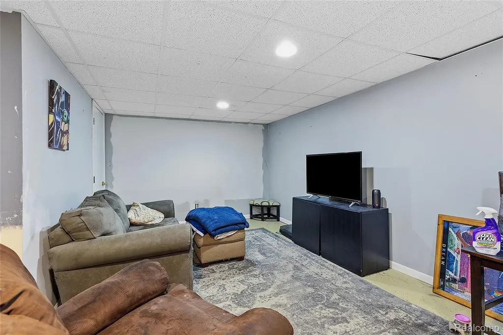 22159 W Brandon Street Farmington Hills City MI 48336