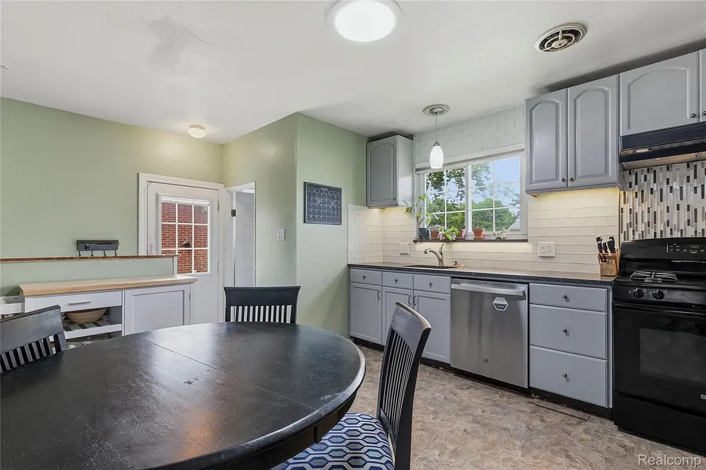 22159 W Brandon Street Farmington Hills City MI 48336