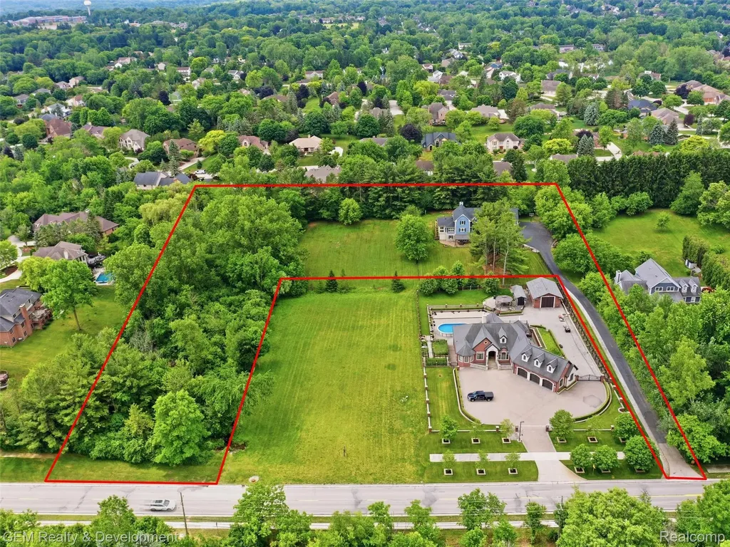 45625 W 9 Mile Road Novi City MI 48374