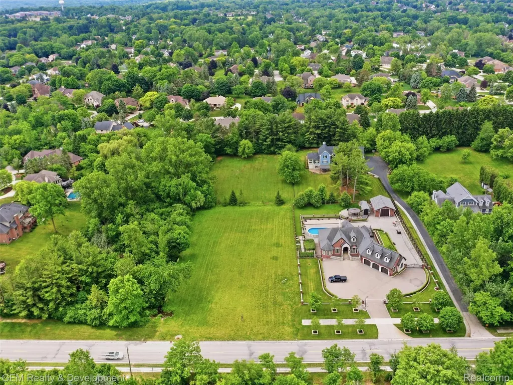 45625 W 9 Mile Road Novi City MI 48374