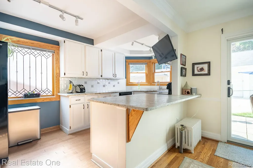 22826 Alexandrine Street Dearborn City MI 48124