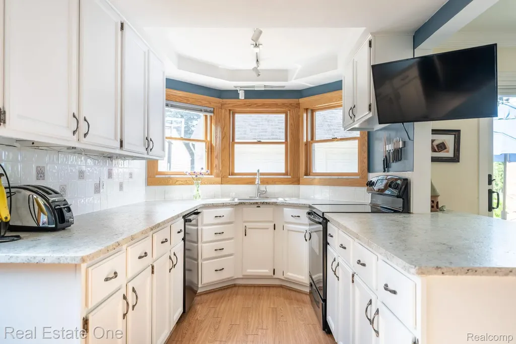 22826 Alexandrine Street Dearborn City MI 48124