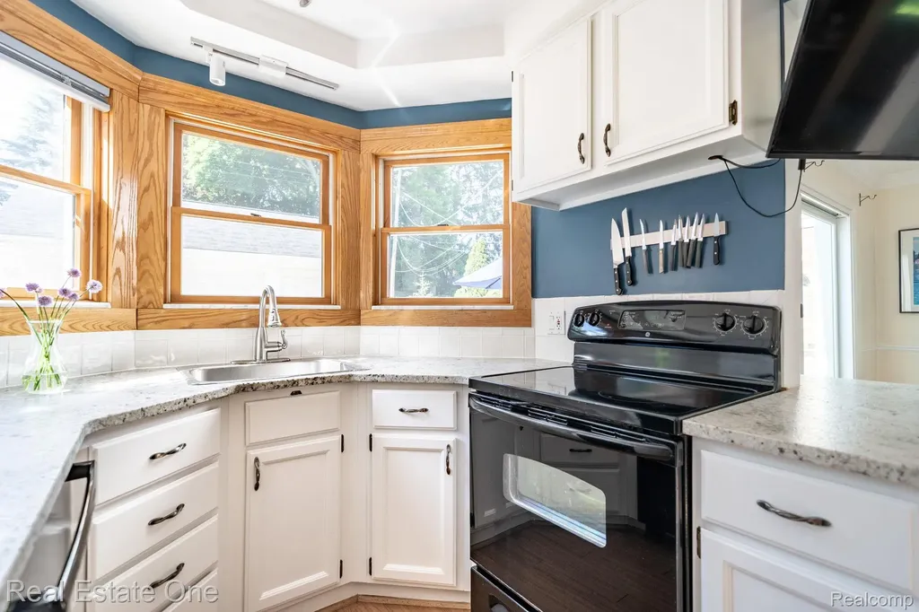 22826 Alexandrine Street Dearborn City MI 48124