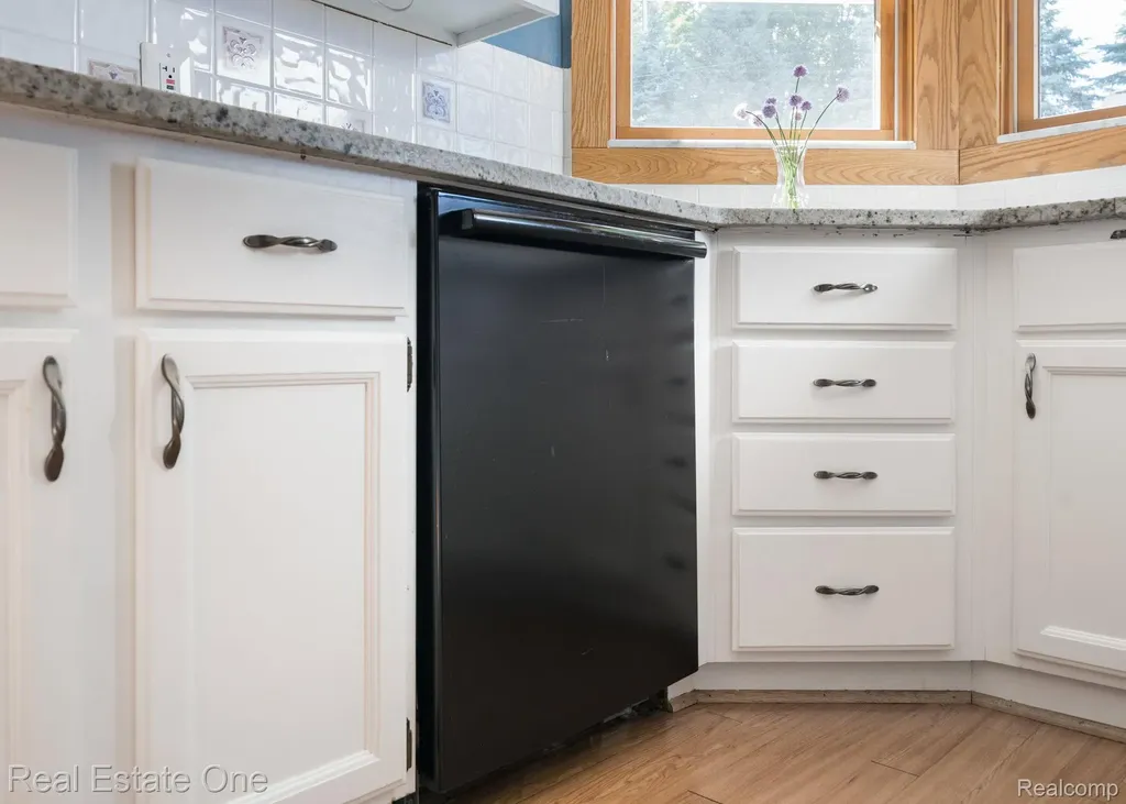 22826 Alexandrine Street Dearborn City MI 48124