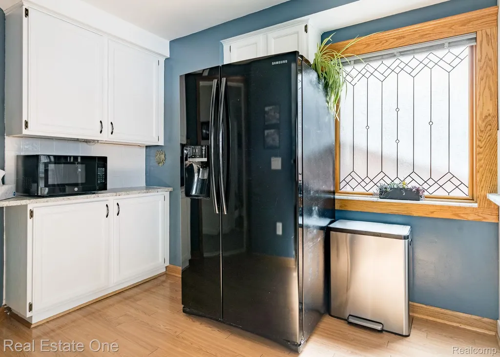 22826 Alexandrine Street Dearborn City MI 48124