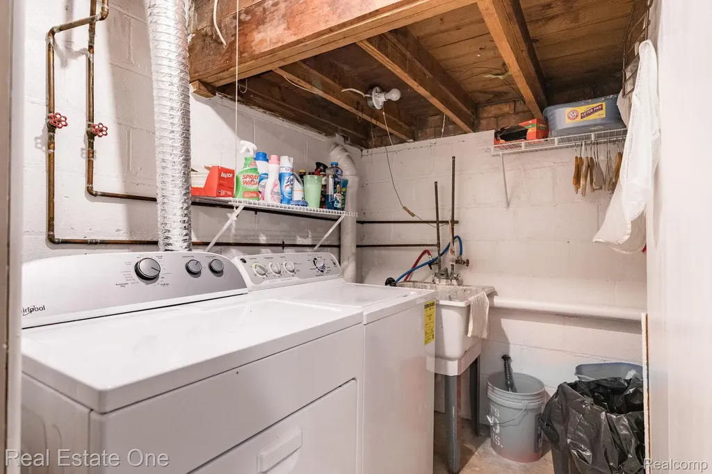 22826 Alexandrine Street Dearborn City MI 48124